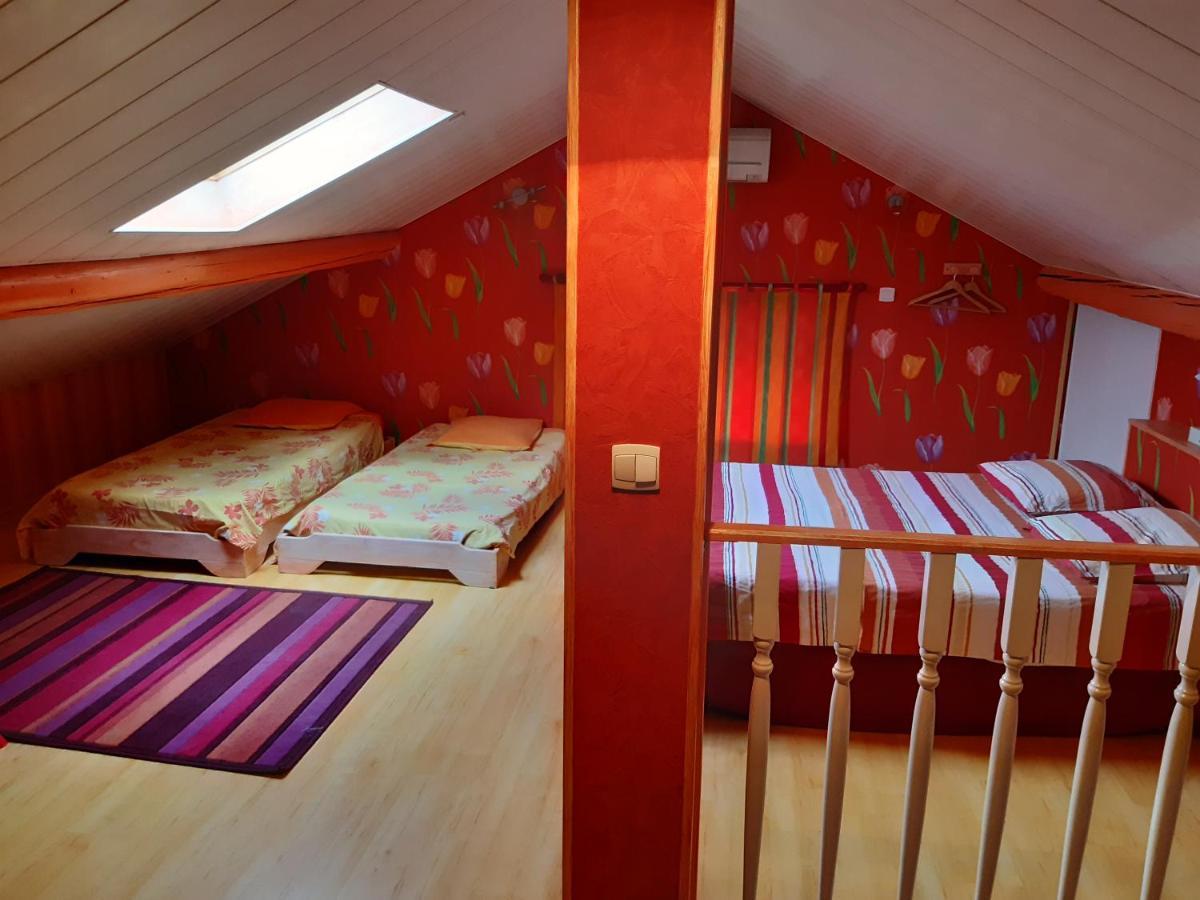 La Providence, Chambres D'Hotes Saint-Sernin-du-Plain Bagian luar foto