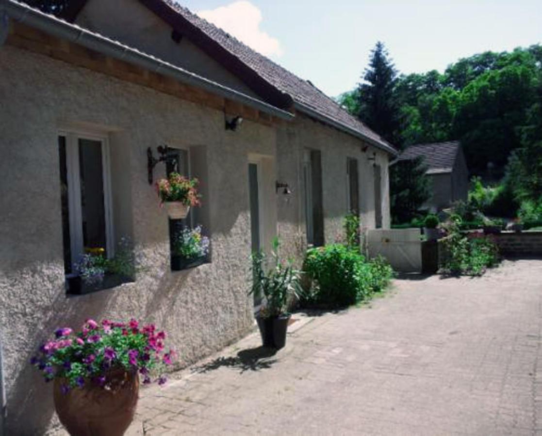 La Providence, Chambres D'Hotes Saint-Sernin-du-Plain Bagian luar foto