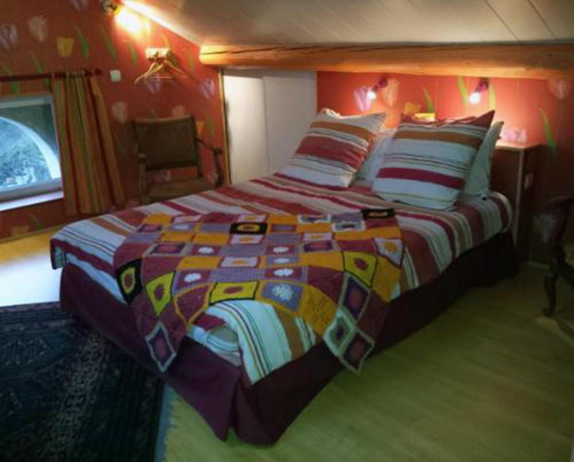 La Providence, Chambres D'Hotes Saint-Sernin-du-Plain Bagian luar foto