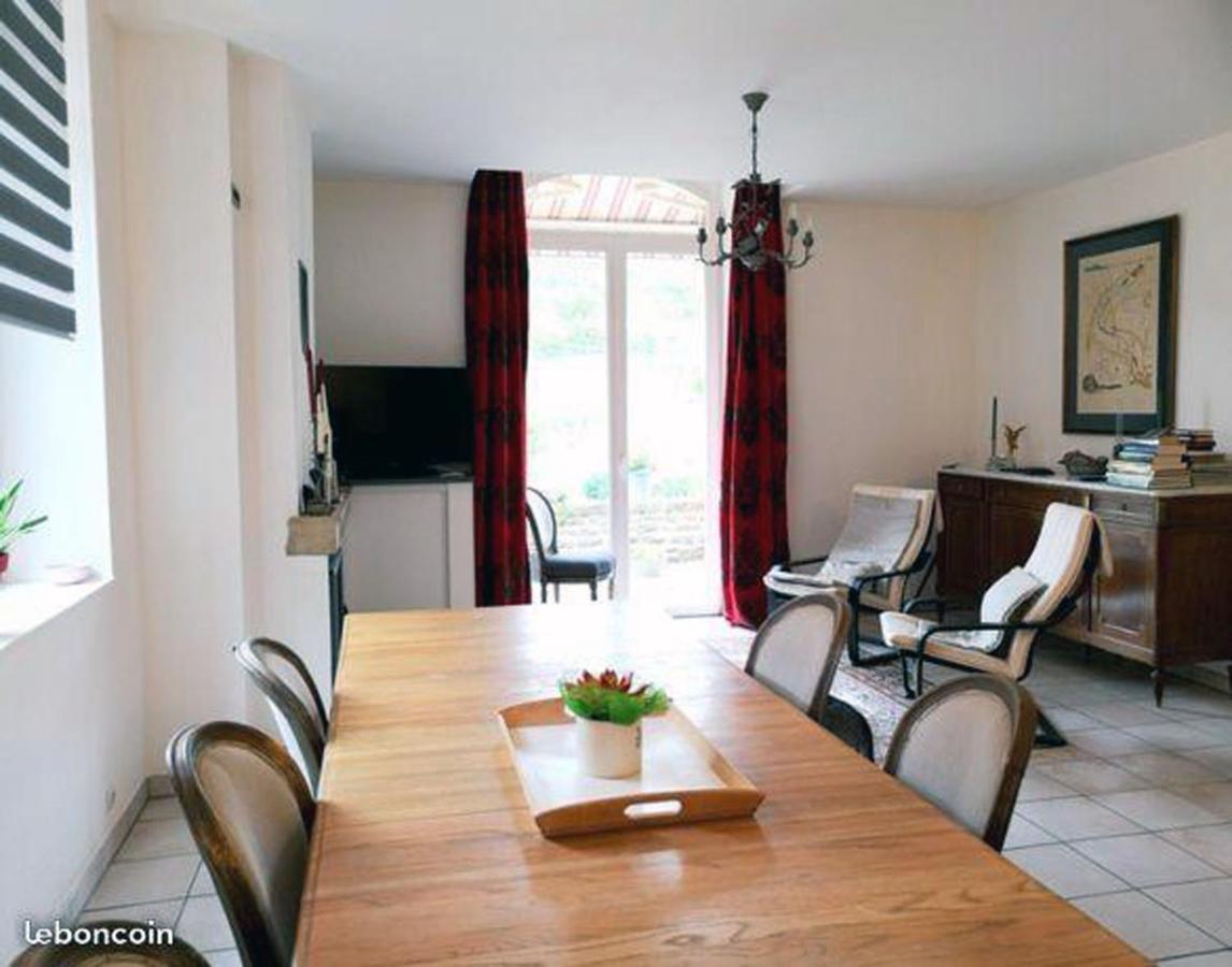La Providence, Chambres D'Hotes Saint-Sernin-du-Plain Bagian luar foto